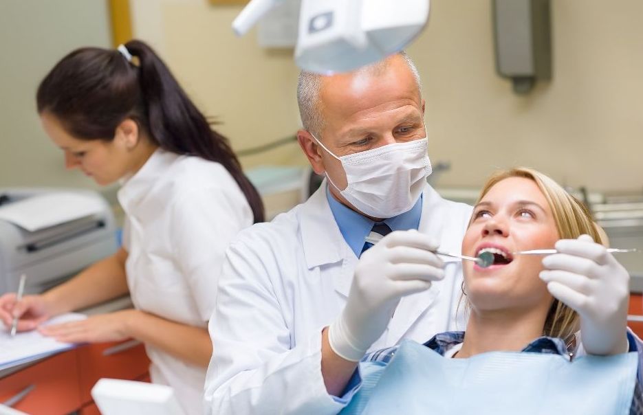Стоимость услуг хирурга стоматолога